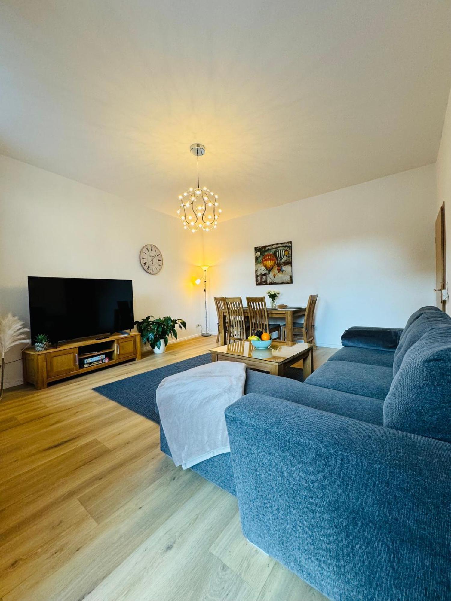 Attraktive Wohnung im grünen Hinterhof Schwerin  Exterior foto