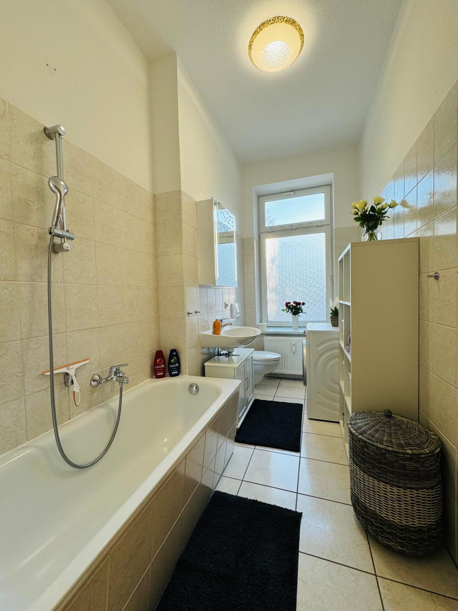 Attraktive Wohnung im grünen Hinterhof Schwerin  Exterior foto