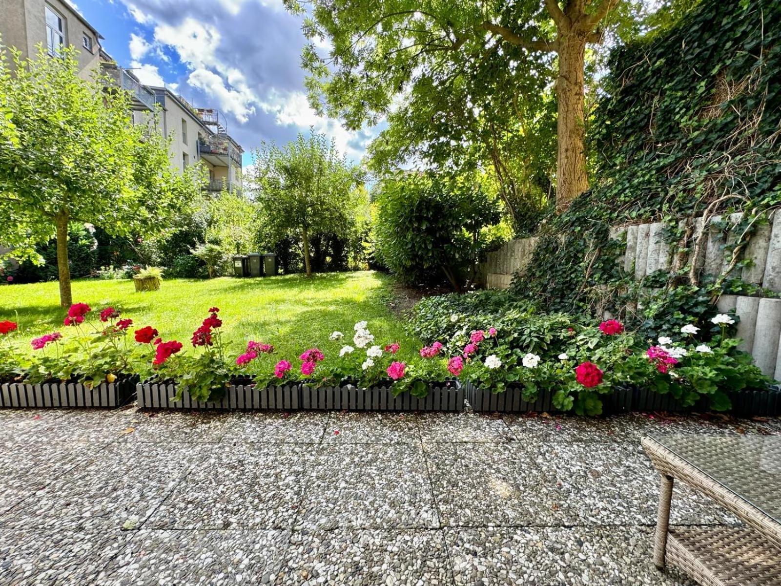 Attraktive Wohnung im grünen Hinterhof Schwerin  Exterior foto